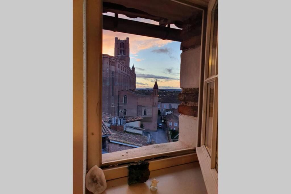 Appartement Exceptionnel 4 Etoiles Hyper Centre Albi 65 M2 Au 4Eme Etage Sans Ascenseur Avec Une Tour Du 12Eme Siecle Εξωτερικό φωτογραφία