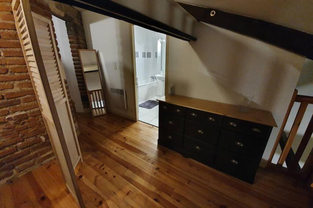 Appartement Exceptionnel 4 Etoiles Hyper Centre Albi 65 M2 Au 4Eme Etage Sans Ascenseur Avec Une Tour Du 12Eme Siecle Εξωτερικό φωτογραφία