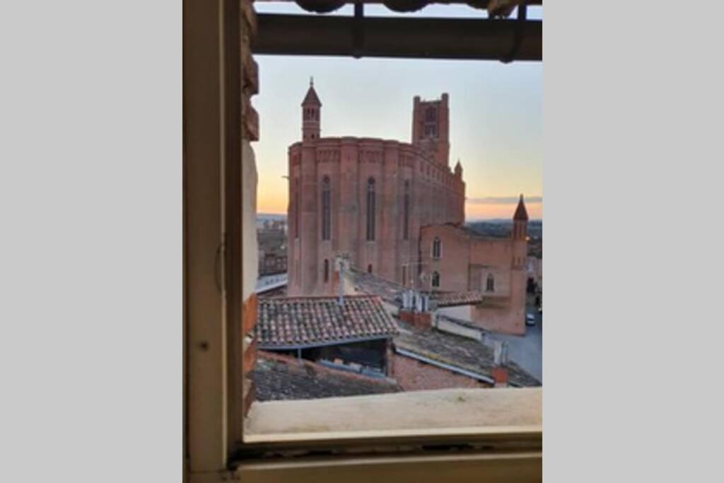 Appartement Exceptionnel 4 Etoiles Hyper Centre Albi 65 M2 Au 4Eme Etage Sans Ascenseur Avec Une Tour Du 12Eme Siecle Εξωτερικό φωτογραφία