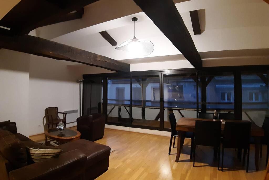 Appartement Exceptionnel 4 Etoiles Hyper Centre Albi 65 M2 Au 4Eme Etage Sans Ascenseur Avec Une Tour Du 12Eme Siecle Εξωτερικό φωτογραφία